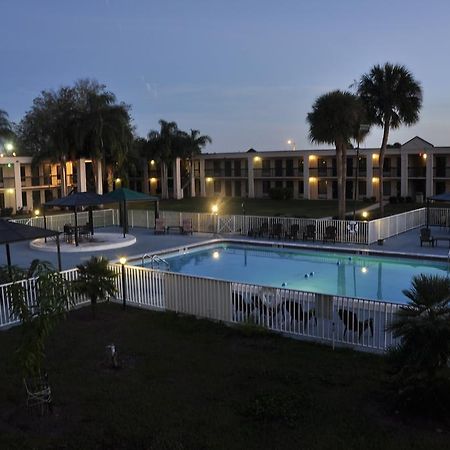 Winter Haven Gardens Inn Bagian luar foto