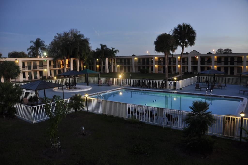 Winter Haven Gardens Inn Bagian luar foto