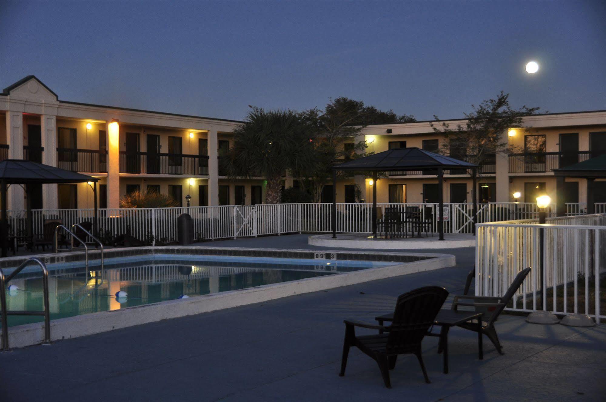 Winter Haven Gardens Inn Bagian luar foto